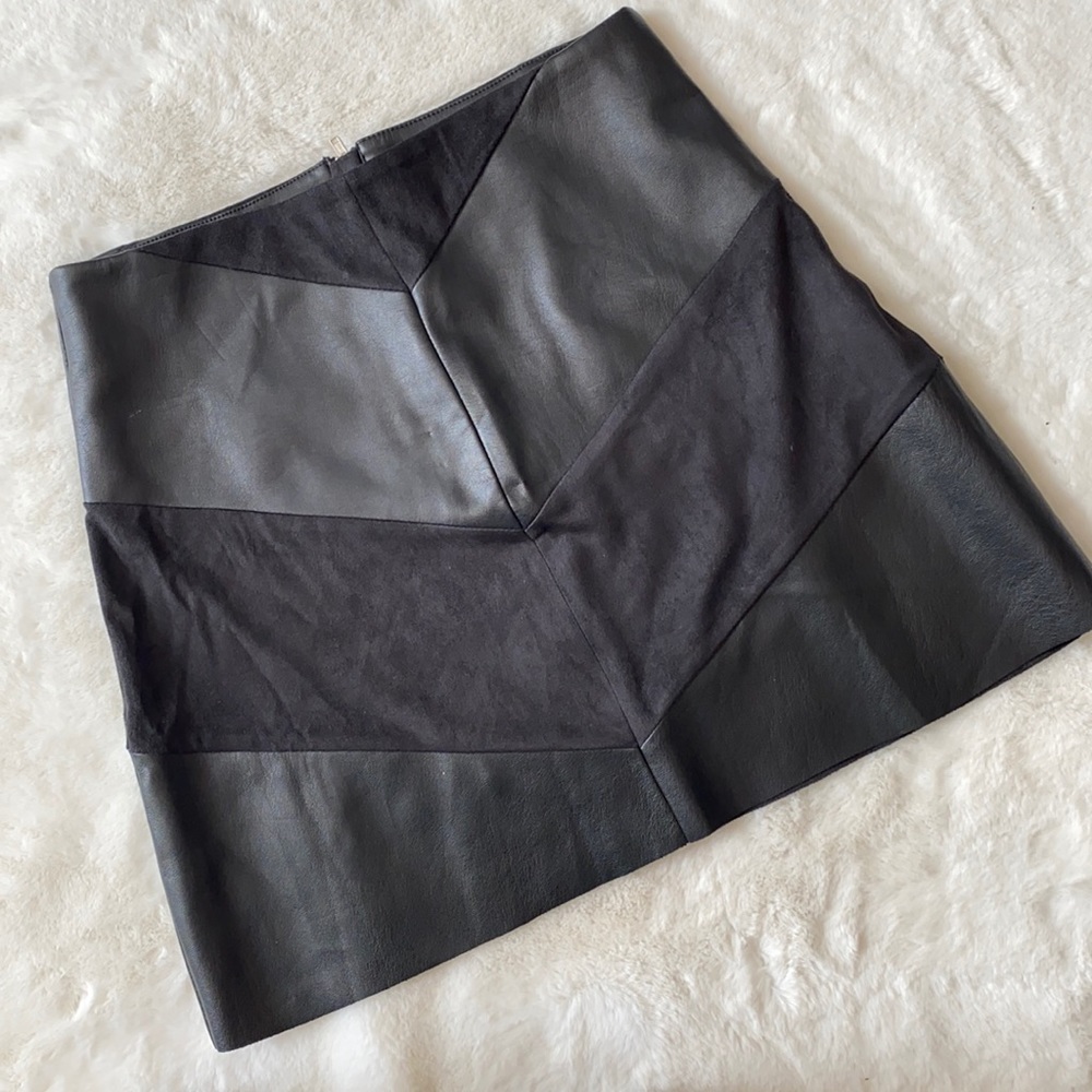 💕Design Lab Suede and faux leather skirt